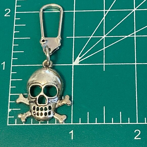 Skull Crossbones Zipper Pull Bag Purse Charm Silver Tone Grunge Punk Goth Pirate - Picture 5 of 5